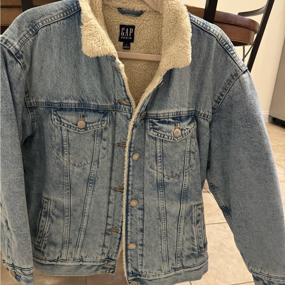 GAP denim and Sherpa jacket. NEVER WORN